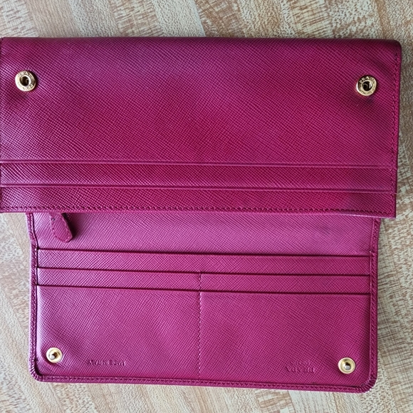 PINK/FUSIA WALLET 💖 - Picture 3 of 11